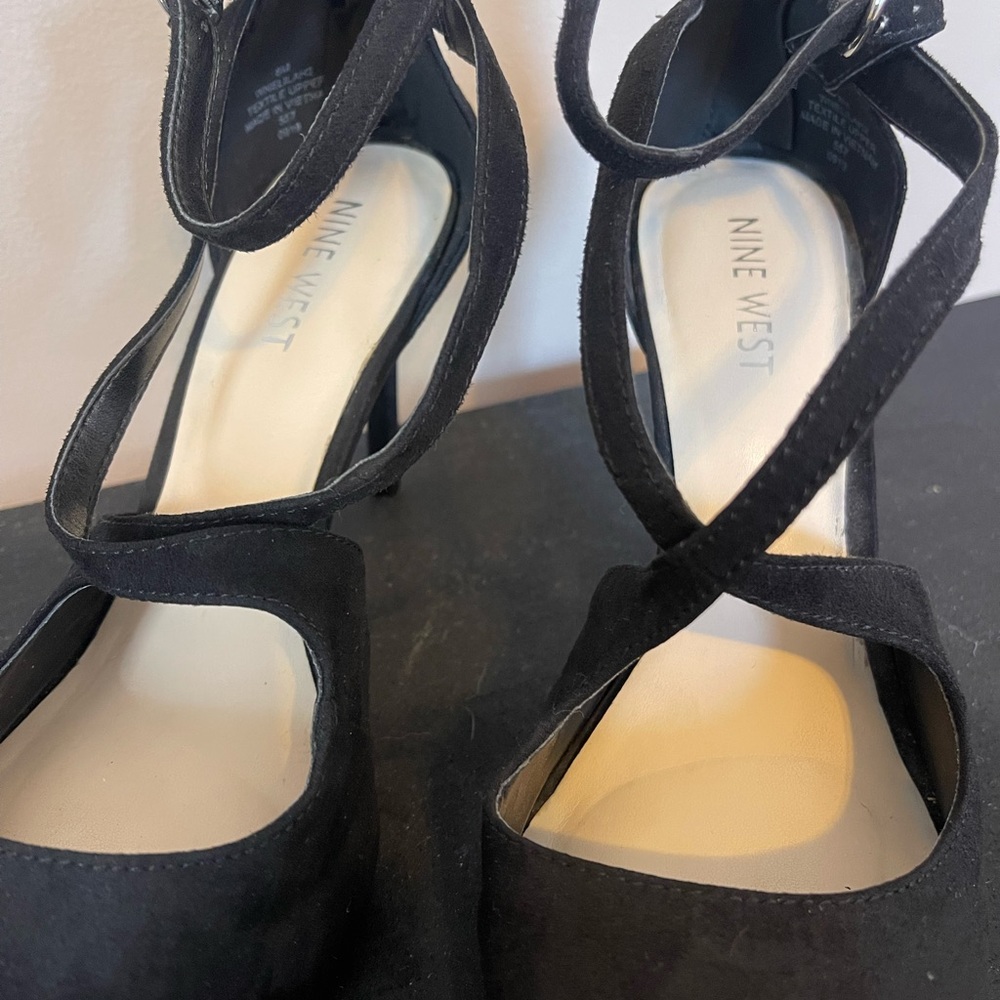Nine West Zip Suede Heels Black Shoes 8 m Designer Dress Up Fashion High Tall - Picture 2 of 7